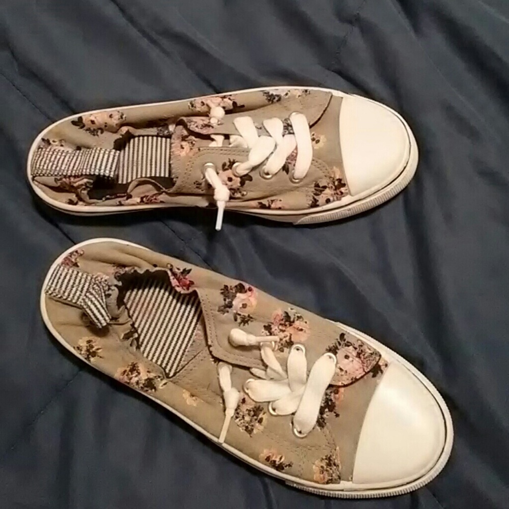 Womens sneakers